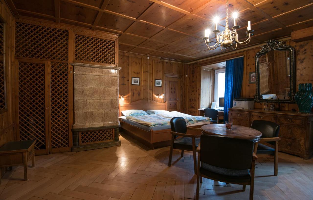 Hotel Jenatsch 帕潘 外观 照片