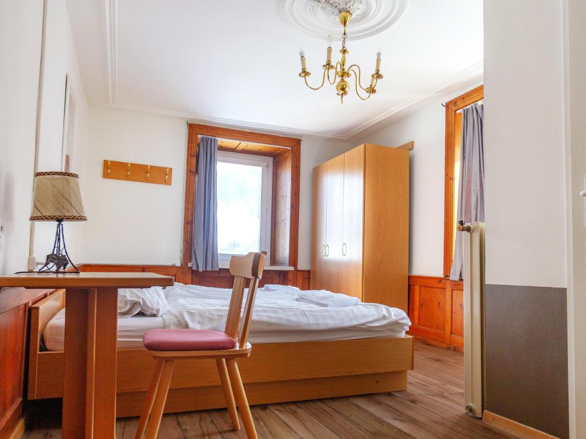 Hotel Jenatsch 帕潘 外观 照片